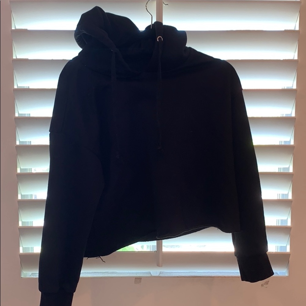 Black cropped hoodie